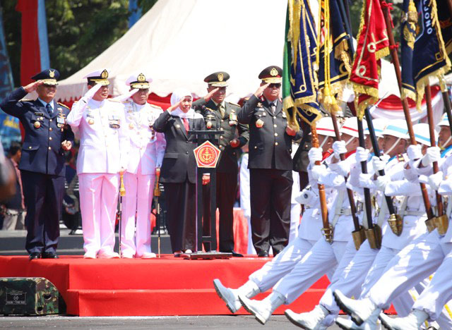 Khofifah: TNI juga Harus Siap Tempur di Cyber War