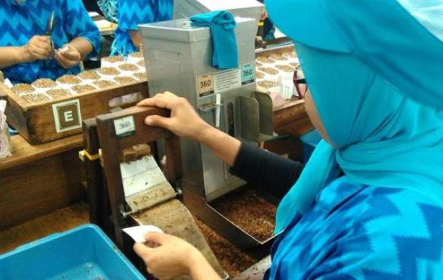 Tahun Depan, 15 Ribu Buruh Pabrik di Jatim Terancam PHK