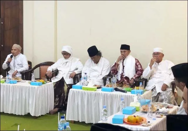 Ceramah Disoal Gus Muwafiq Sowan ke Kiai NU di Jatim