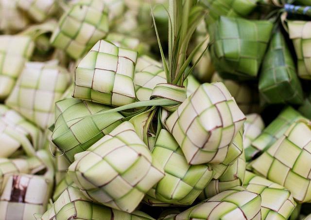 Perlu Tahu Ini 3 Makna Ketupat dalam Perspektif Rektor Unusa