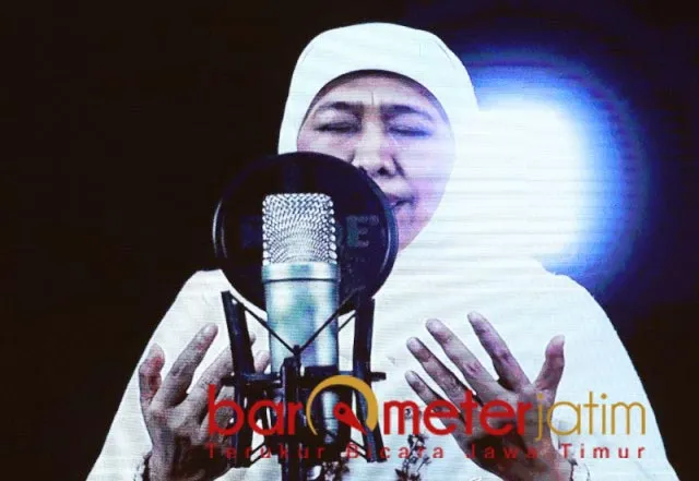 Lawan Corona dengan Li Khomsatun, Khofifah Raih Penghargaan