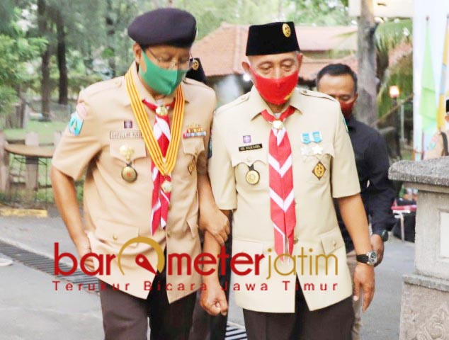 Hadiri Acara Pramuka, Gus Ipul-Arum Sabil Tampil Kompak!