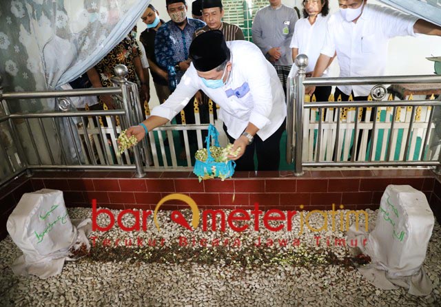 Fahri Hamzah Resmikan Gapura Makam Syekh Umar Sumbawa