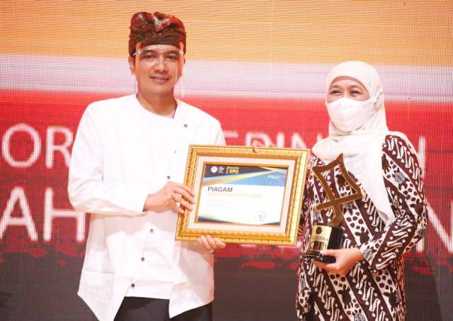 Khofifah Banjir Penghargaan, Usir Corona Baru Monumental