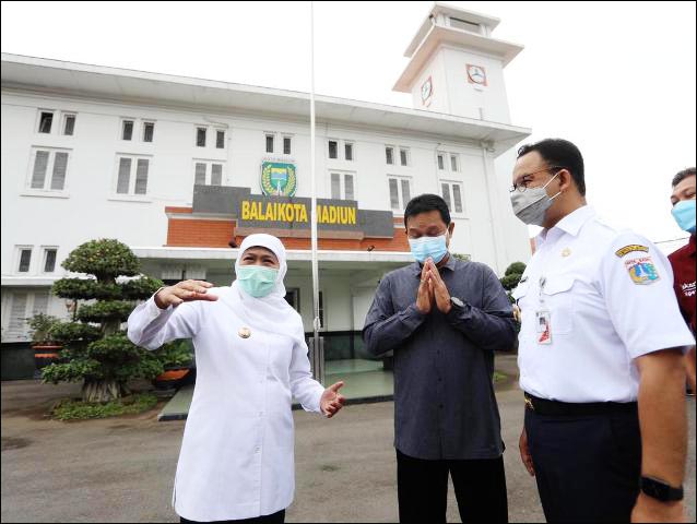 Usai Temui Kang Emil, Khofifah Sambut Anies Baswedan