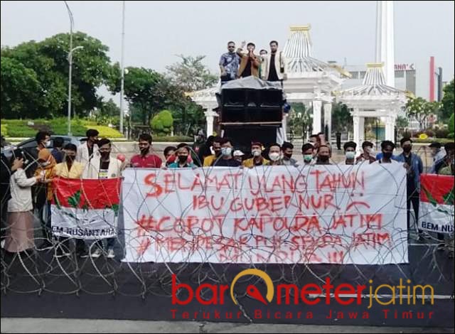 Demo, BEM Nusantara Minta Pesta Ultah Khofifah Diusut