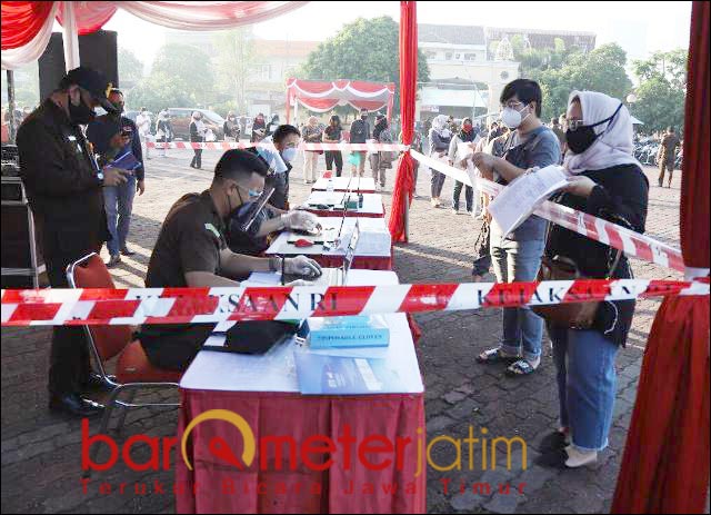 Kejati Jatim Gelar Vaksinasi, Peserta Bludak hingga 3.000