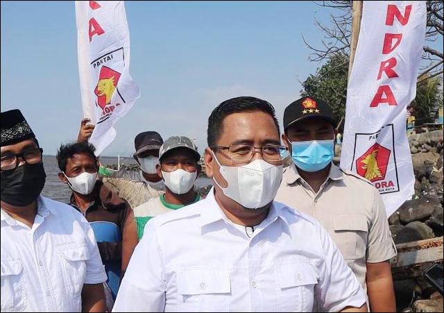 Diberi Merah Putih, Eh.. Nelayan Masih Minta Bendera Gerindra