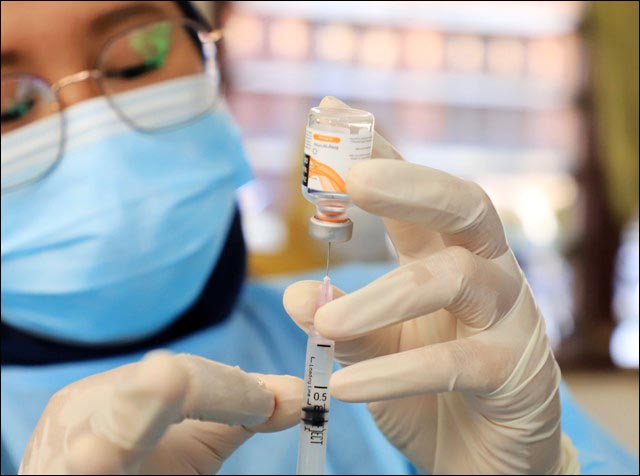 Vaksinasi di Surabaya: Dosis Pertama 77, Dosis Kedua 54