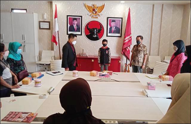 Wali Murid Lapor: 2 SMPN di Surabaya Pungut Uang Seragam