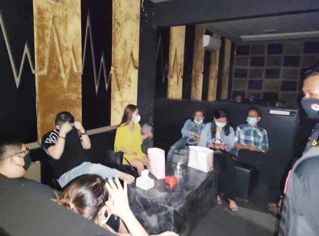 Segel RHU, Satpol PP Surabaya Dikelabui Tukang Bangunan