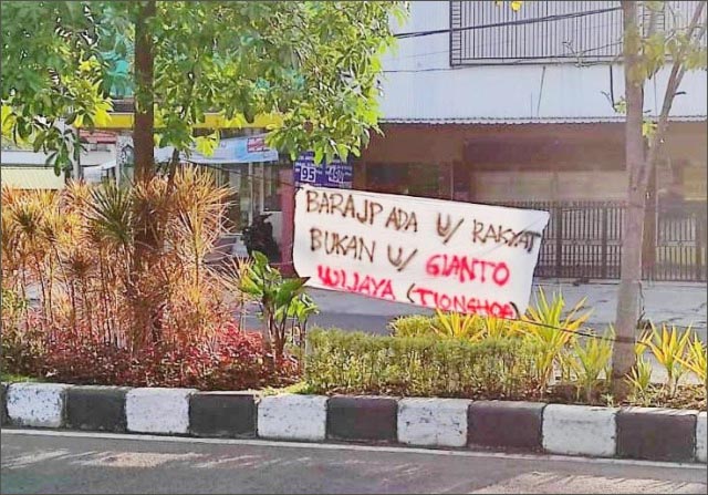 Ketumnya Diserang Spanduk Rasis, Bara JP Papua: Polisikan