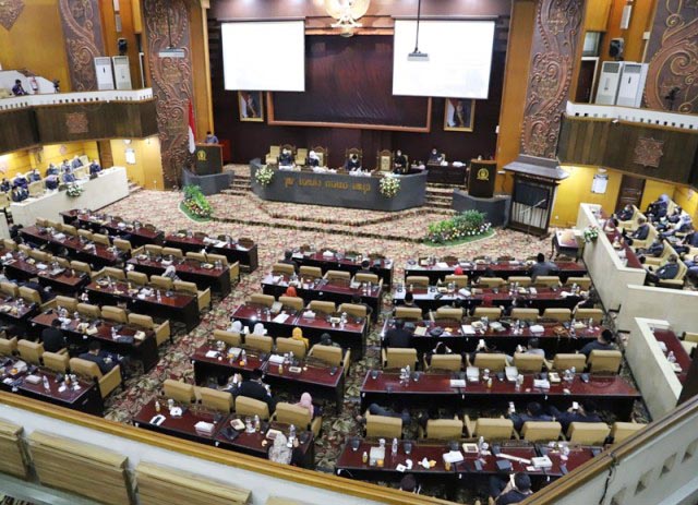 APBD 2022 Telat Dibahas, Gerindra: Khofifah Bukan Dirigen yang Baik