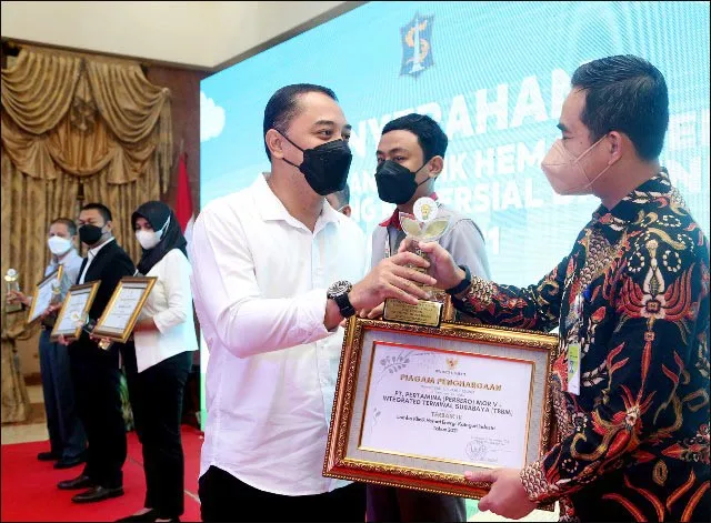 Hemat Energi 20 Perusahaan di Surabaya Diganjar Penghargaan