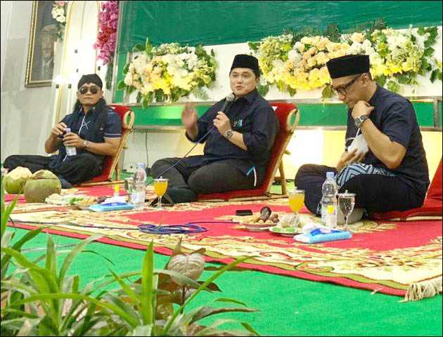 Wah Menteri BUMN Erick Thohir Digombali Mahasiswa Unhasy