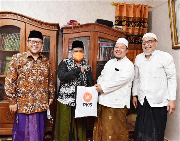 Berkat Lomba Baca Kitab Kuning, PKS Dipuji Kiai Muhajir