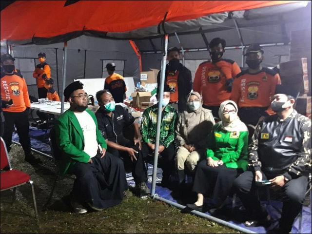 Bantu Korban Banjir Bandang, Ketua PPP Jatim Turun ke Batu