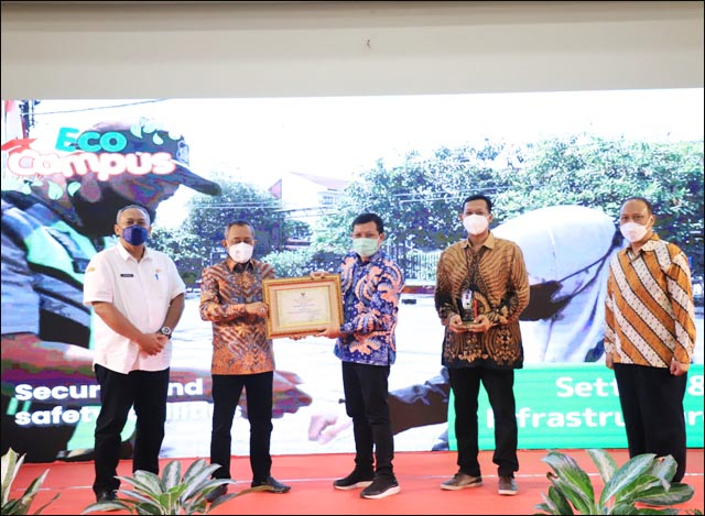 Ini Dia 10 Kampus di Surabaya Paling Ramah Lingkungan