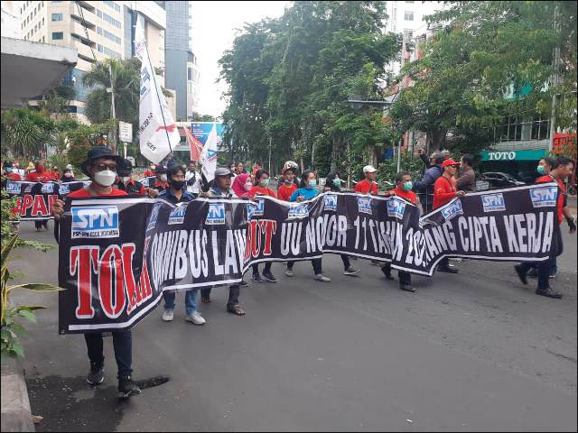 Kecewa UMK Jatim 2022, Buruh Tagih Khofifah soal UMSK