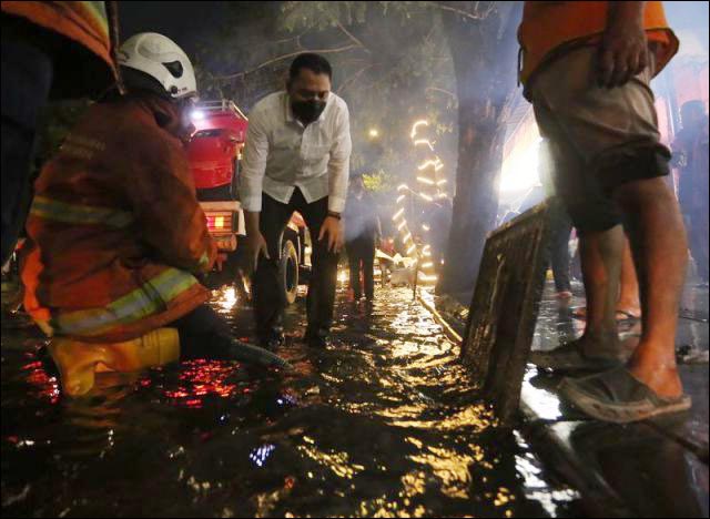Surabaya Dikepung Banjir, Eri Cahyadi: Mohon Maaf Ini Terus Kita Benahi