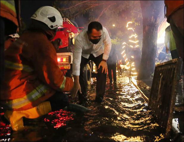 Surabaya Masih Banjir, DPRD Puji Keberanian Eri Cahyadi Minta Maaf