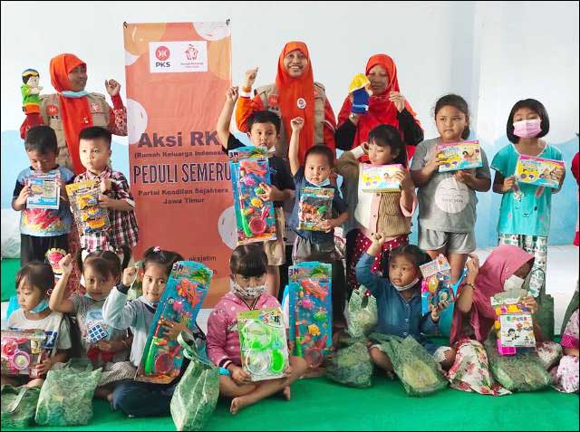 Anak-anak Terdampak Semeru Masih Ketakutan, PKS Jatim Gelar Trauma Healing
