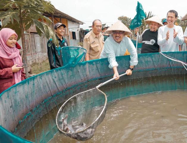 Panen Lele di Pasuruan, Anwar Sadad Cium Jatim Bakal Jadi Provinsi Tercepat Pulihkan Ekonomi