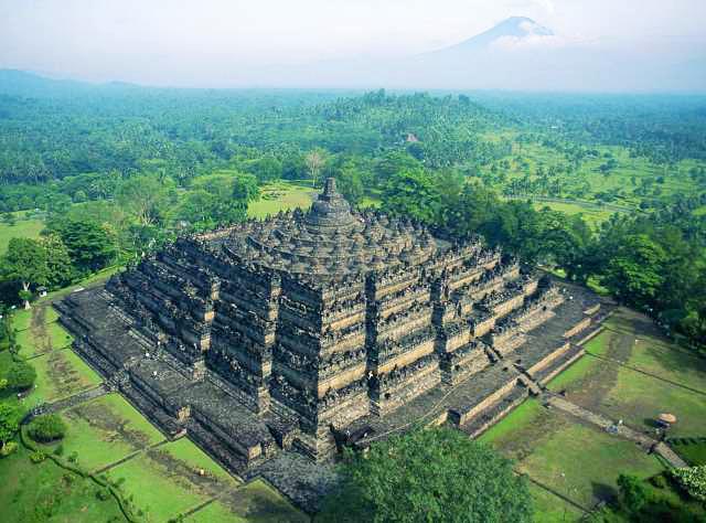 Naik Borobudur Dibandrol Rp 750 Ribu, Reaksi DPD RI: Tarif Mahal Ganggu Ibadah Umat Budha
