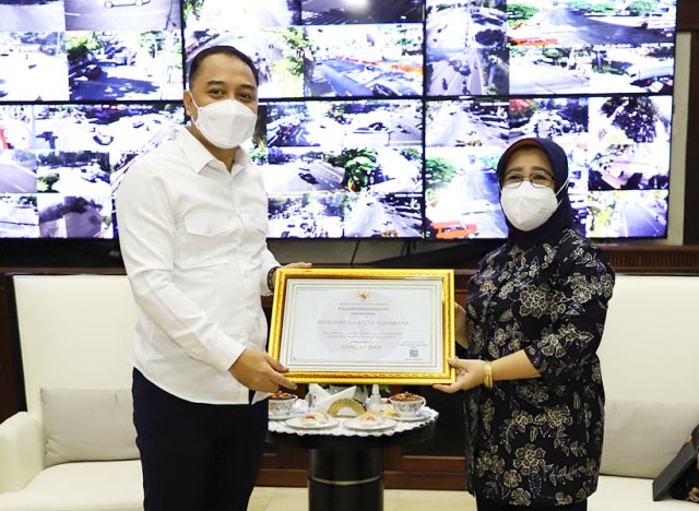 Hebat Nian Surabaya Satu-satunya Daerah di Jatim Sabet Penghargaan Sistem Merit Sangat Baik