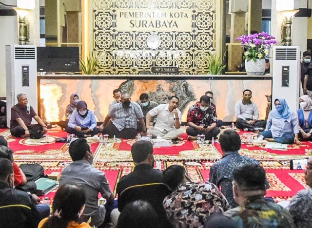 Adukan Masalah Apartemen, Warga Surabaya Ini Adu Pendapat dengan Eri Cahyadi