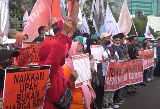 Buruh Nilai Kinerja Disnakertrans Jatim Buruk, Desak Khofifah Lakukan Evaluasi Total