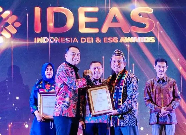 Baru 1,5 Tahun Jadi Wali Kota, Eri Cahyadi 2 Kali Raih Penghargaan Pemimpin Terpopuler di Media