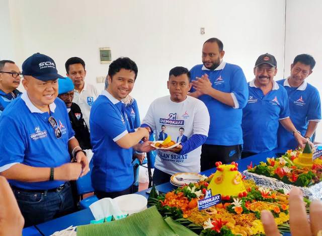 Demokrat Jatim Rayakan HUT ke-21 Bareng Rakyat, Emil Dardak Harap Cinta Tak Bertepuk Sebelah Tangan