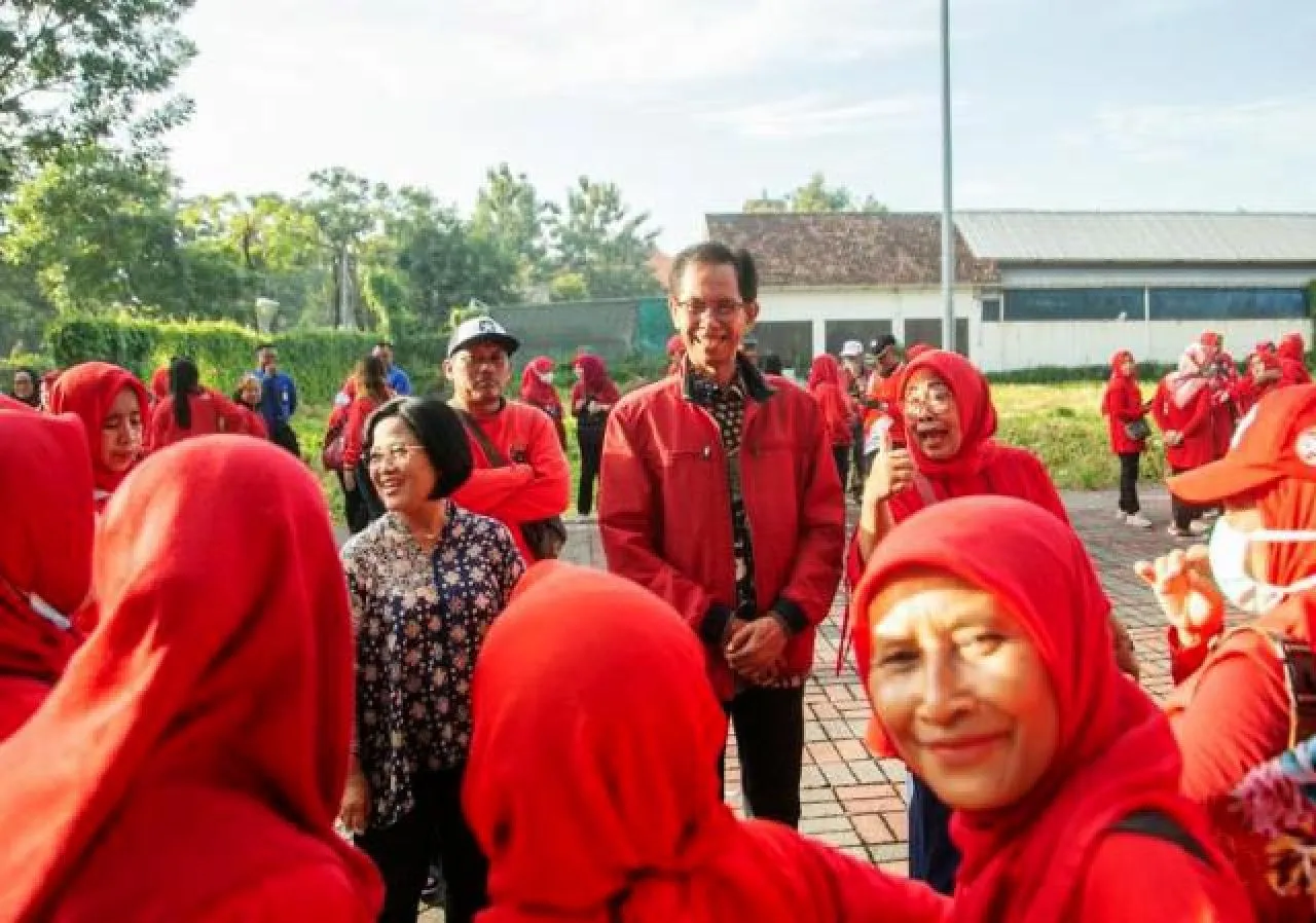 Momen Hari Ibu, PDIP Surabaya Terus Bekerja Membumikan Kebijakan Pro Perempuan di Kota Pahlawan!