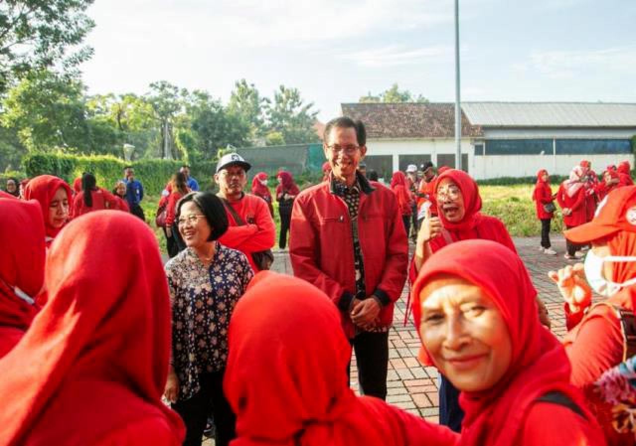 Momen Hari Ibu, PDIP Surabaya Terus Bekerja Membumikan Kebijakan Pro Perempuan di Kota Pahlawan!