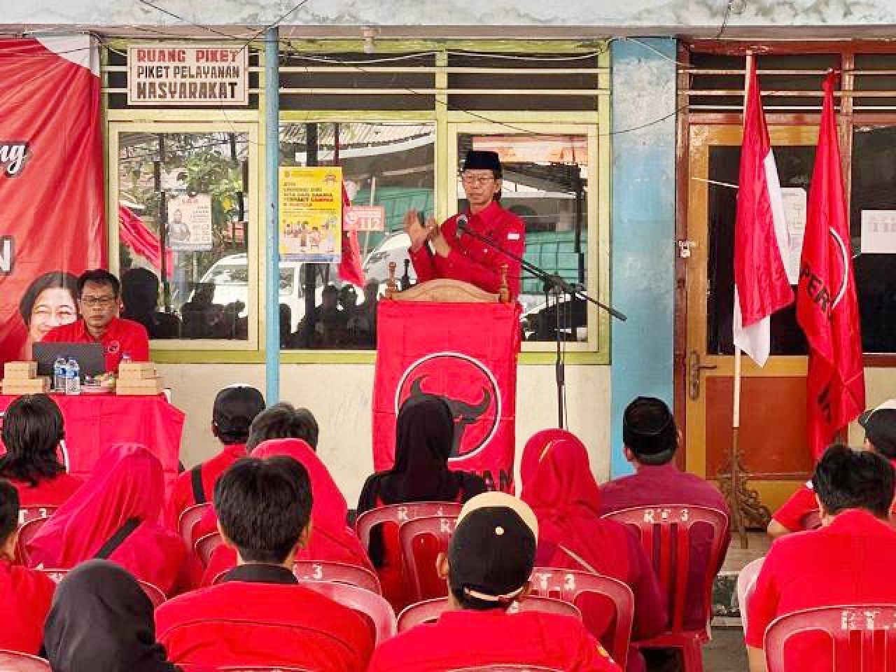 Jelang Tutup Tahun, Kader PDIP Surabaya Makin Ngegas Kerja-kerja Kerakyatan