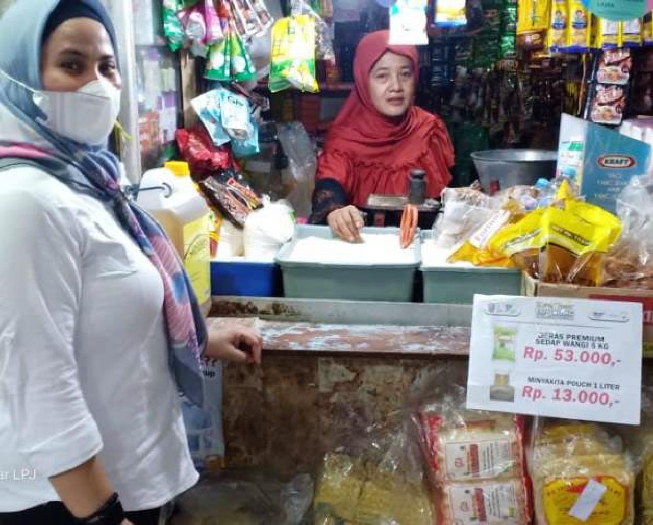 Pemprov Jatim Tepis Anggapan Operasi Pasar Turunkan Omzet Pedagang: Justru Mereka Dilibatkan!