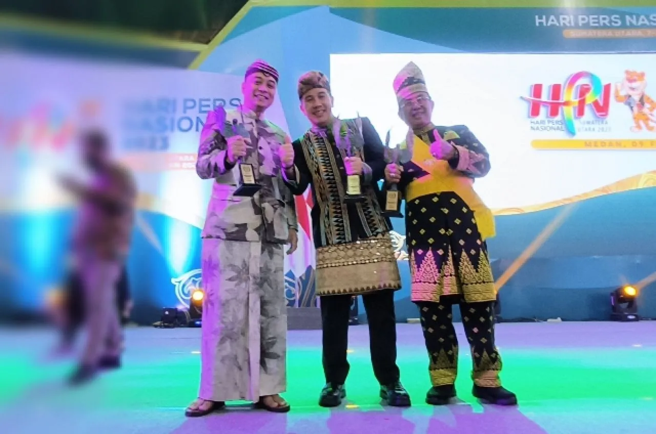 Puncak Peringatan HPN 2023, Wali Kota Eri Raih Anugerah Kebudayaan PWI Lewat Program "Dandan Omah"