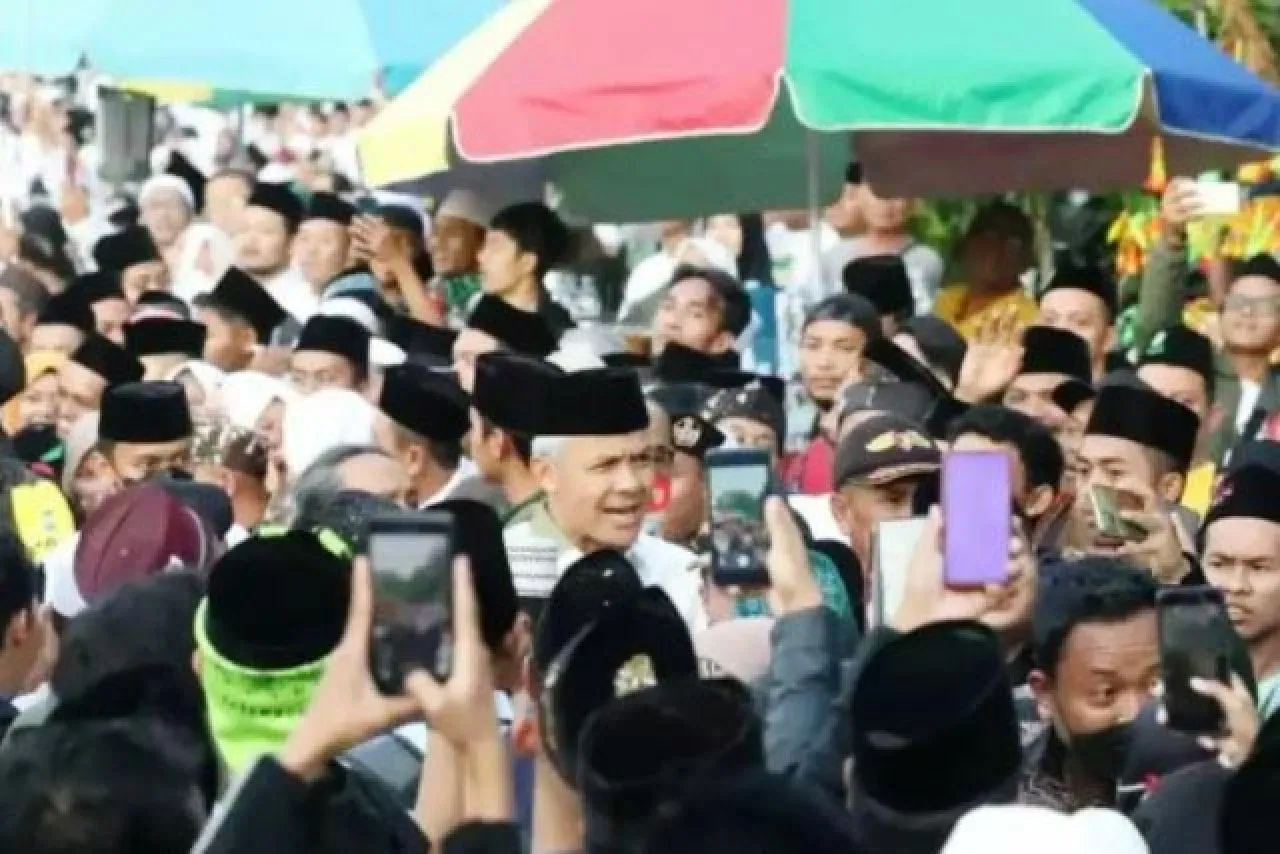 Ganjar Disambut Meriah dengan Shalawat di Resepsi 1 Abad NU, HISNU: Bukti Kecintaan Nahdliyin!