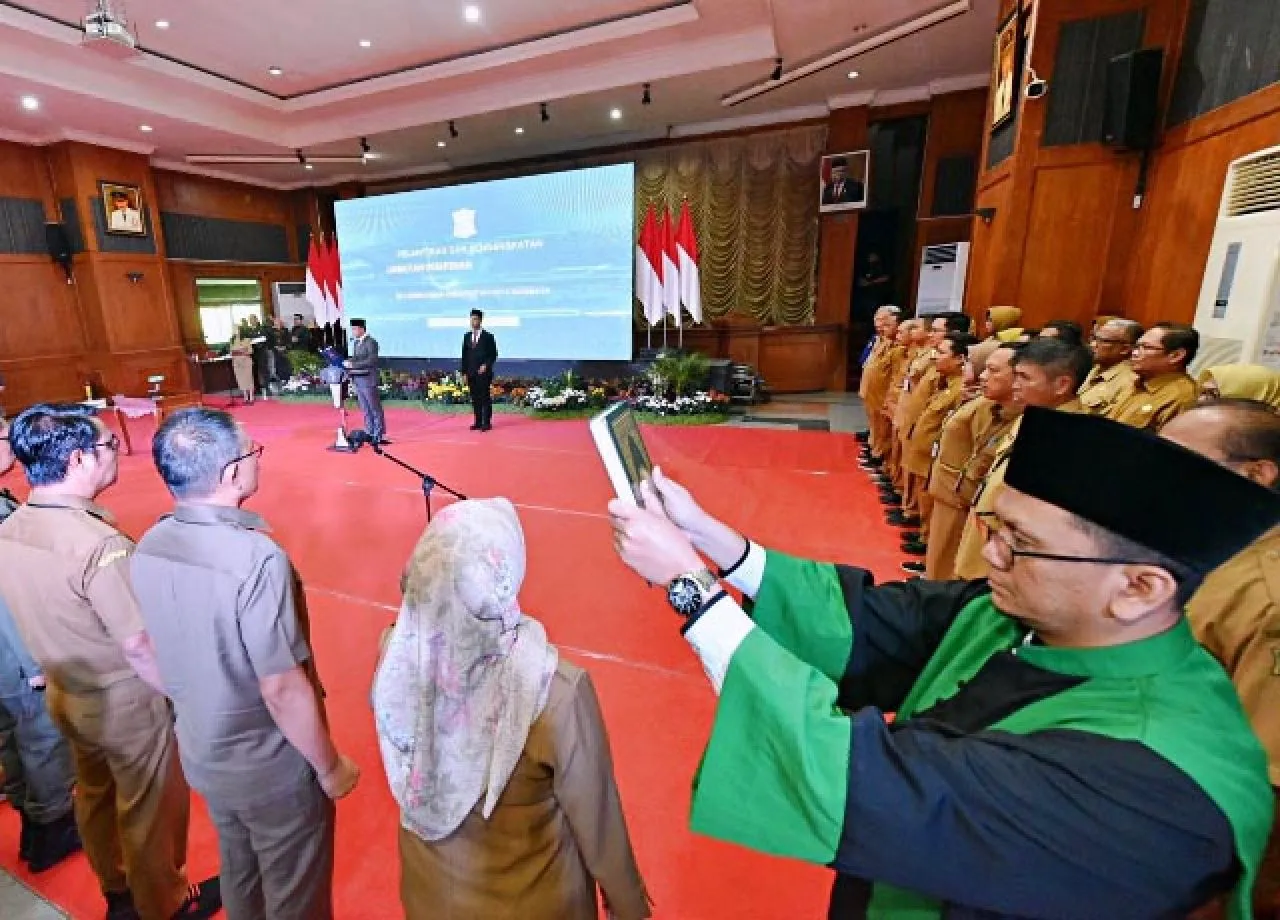 189 Pejabat Pemkot Surabaya Dirotasi, Eri Cahyadi Geser Asisten II ke Staf Ahli: Saya Butuh yang Garang!