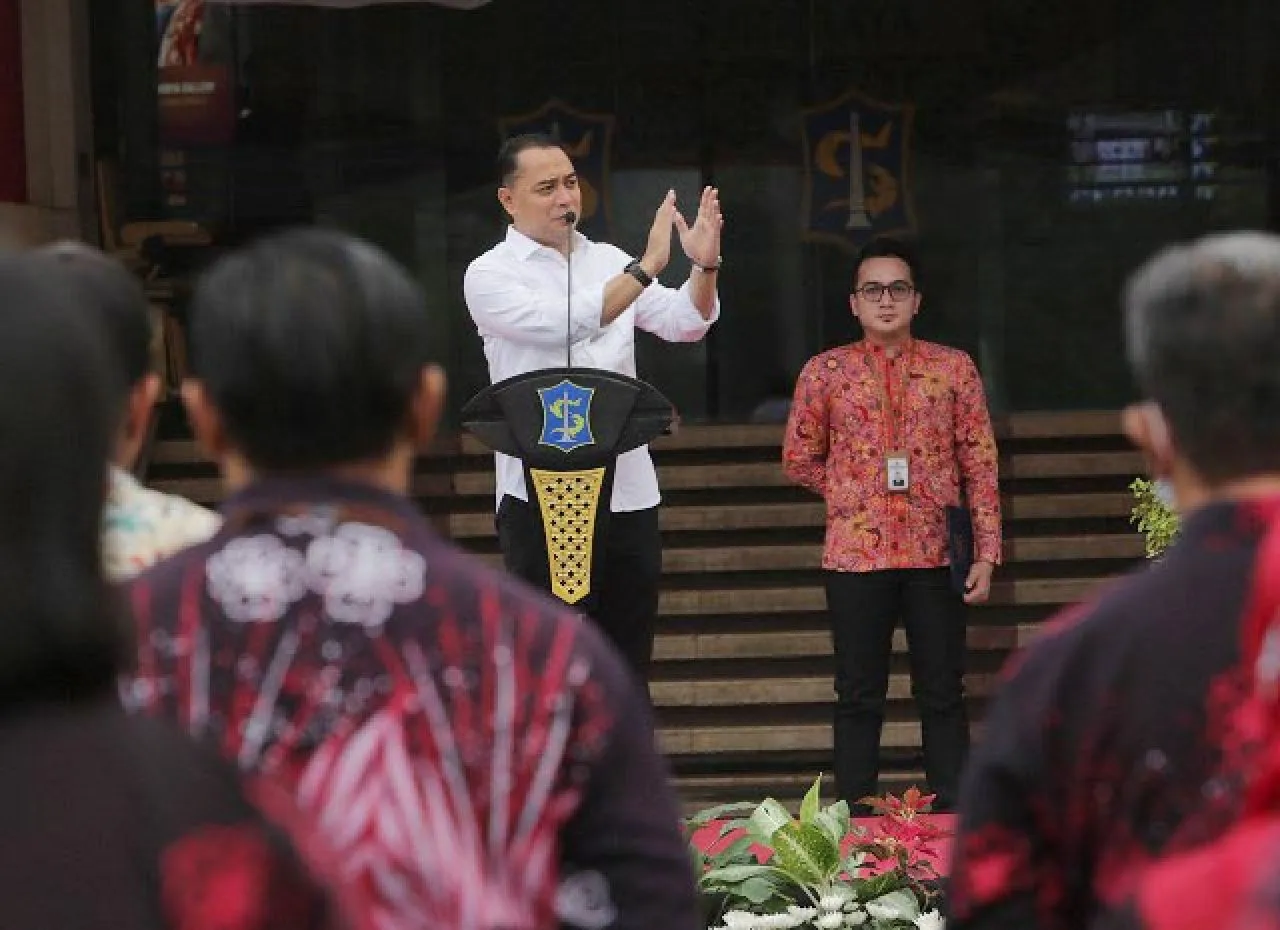 Bangun Surabaya dengan Kekuatan Batiniah, Eri Cahyadi ke ASN-Non ASN Pemkot: Ayo Rutin Shalat Berjamaah di Masjid!