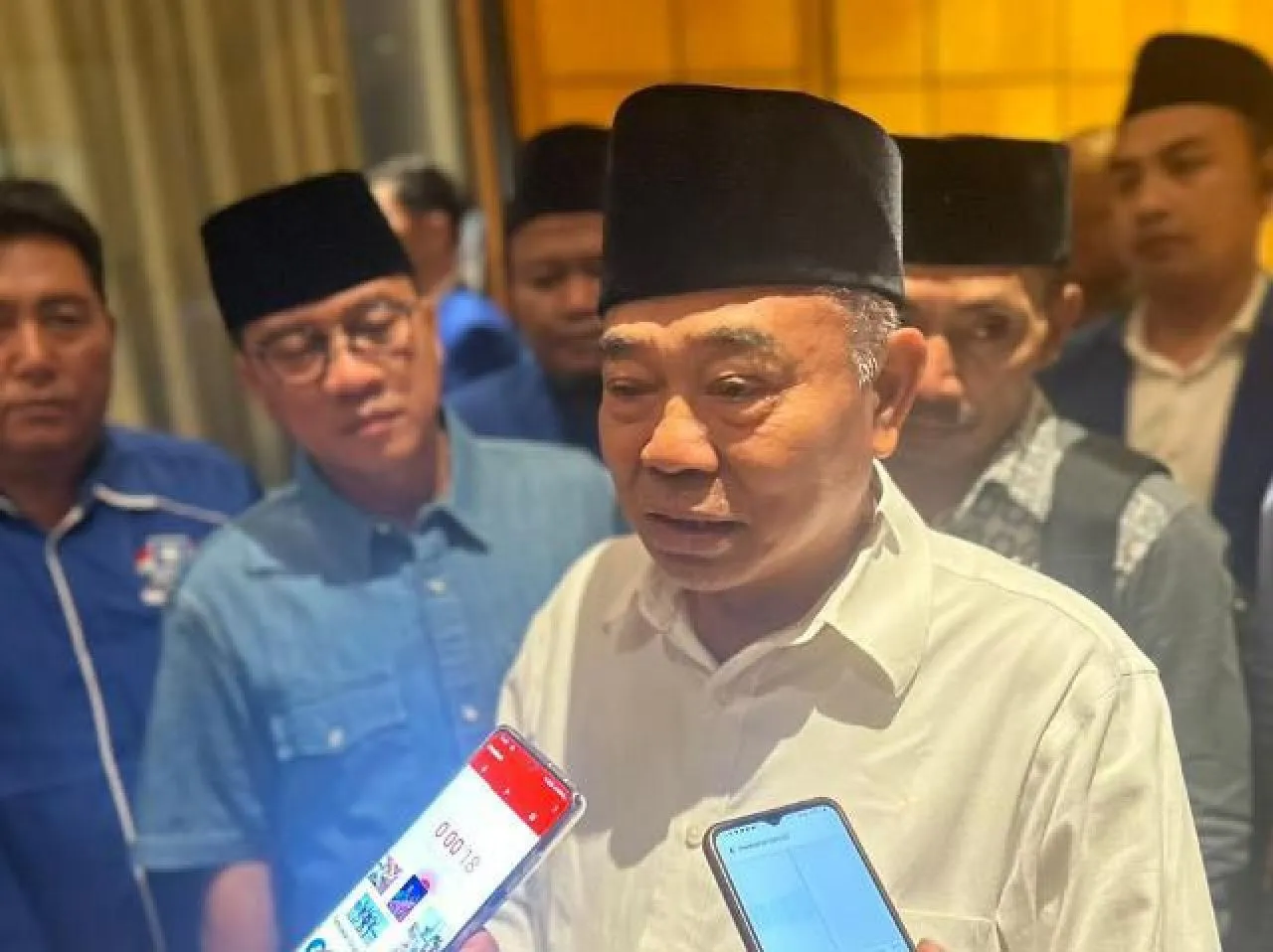 Kiai Asep: Asal Tak Jadi Menteri, Emil Dardak Tetap Dampingi Khofifah di Pilgub Jatim 2024