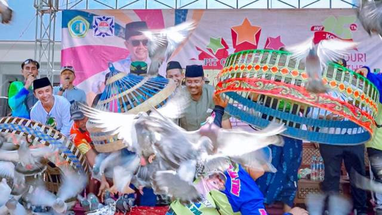 Sambangi Probolinggo, Gus Sadad Nikmati Akhir Pekan Bareng Komunitas Penghobi Merpati