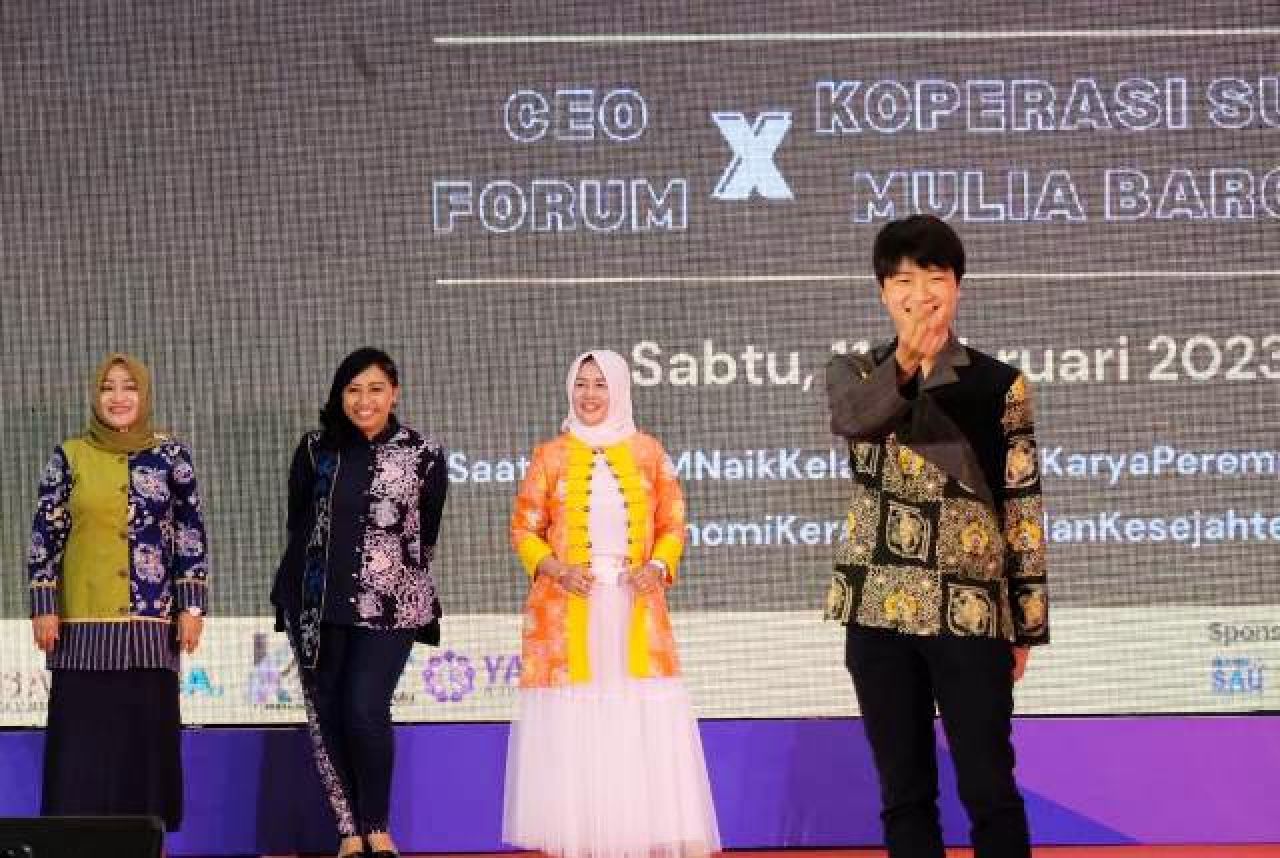 Peragakan Busana Batik Produk UMKM Surabaya, Crazy Rich: Enak Banget, Desainnya Keren, Pas!