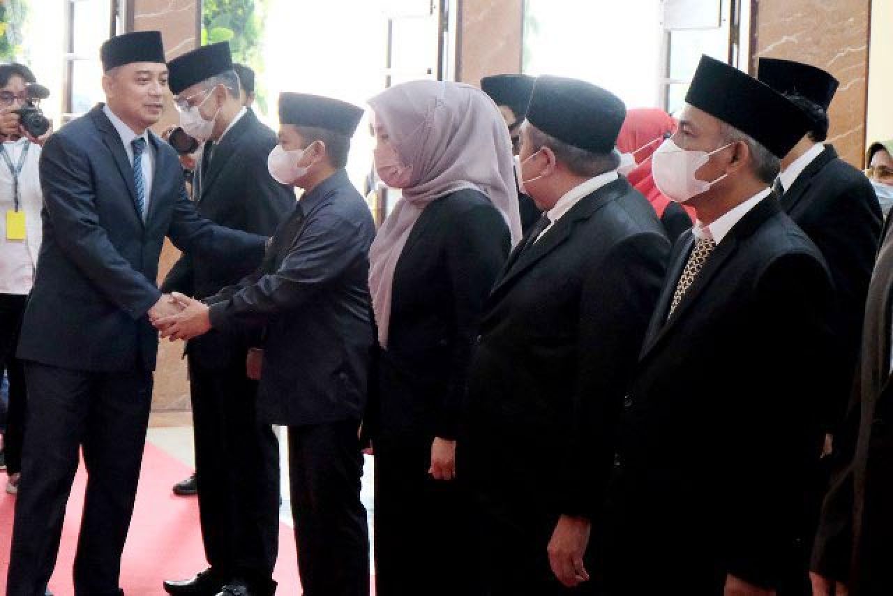 Eri Cahyadi Rotasi 35 Pejabat Pemkot Surabaya, Sebatas Penyegaran atau Ada Hal Lain?