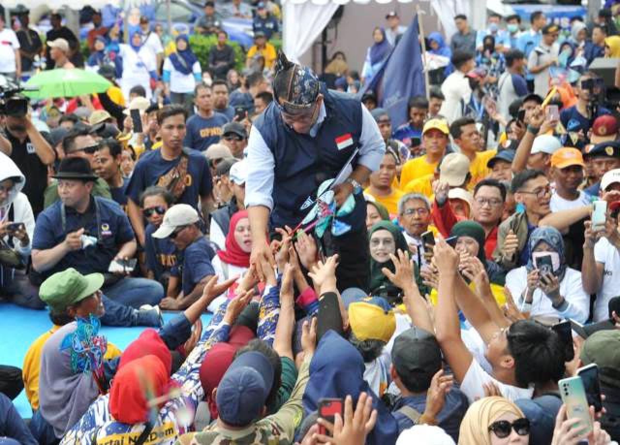 Puncak Safari Politik di Surabaya, Anies Baswedan Dielu-elukan Serasa Presiden!
