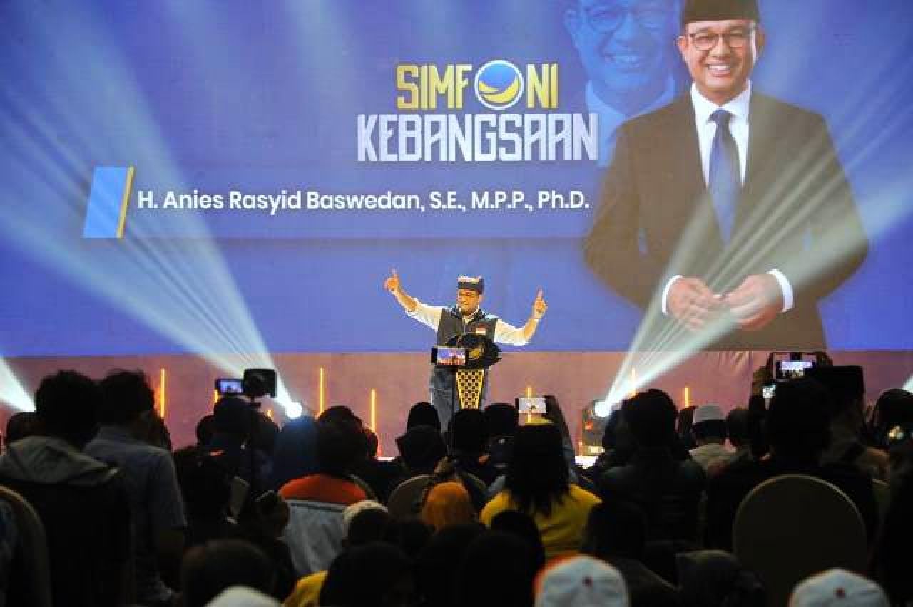 Disambut Ribuan Relawan di Surabaya, Anies: Gelora Luar Biasa, Semoga Jadi Awalan yang Baik!