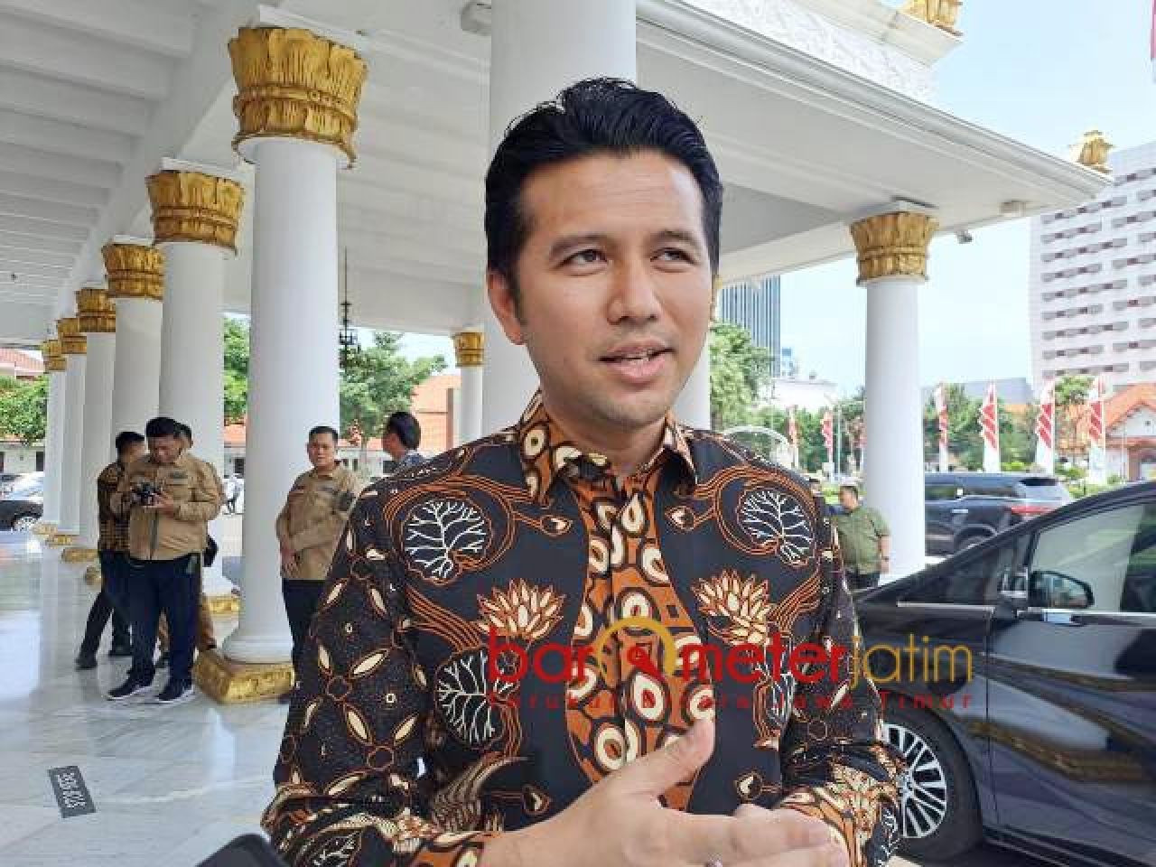 Dicecar soal Mundurnya Anak Khofifah dari Demokrat, Emil Dardak sampai Debat dengan Wartawan!