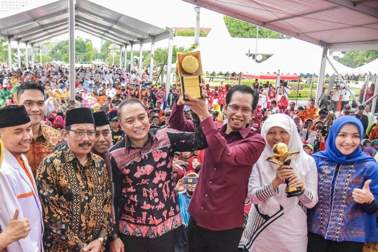Kolaborasi Menjaga Lingkungan Antarkan Surabaya Raih 14 Penghargaan