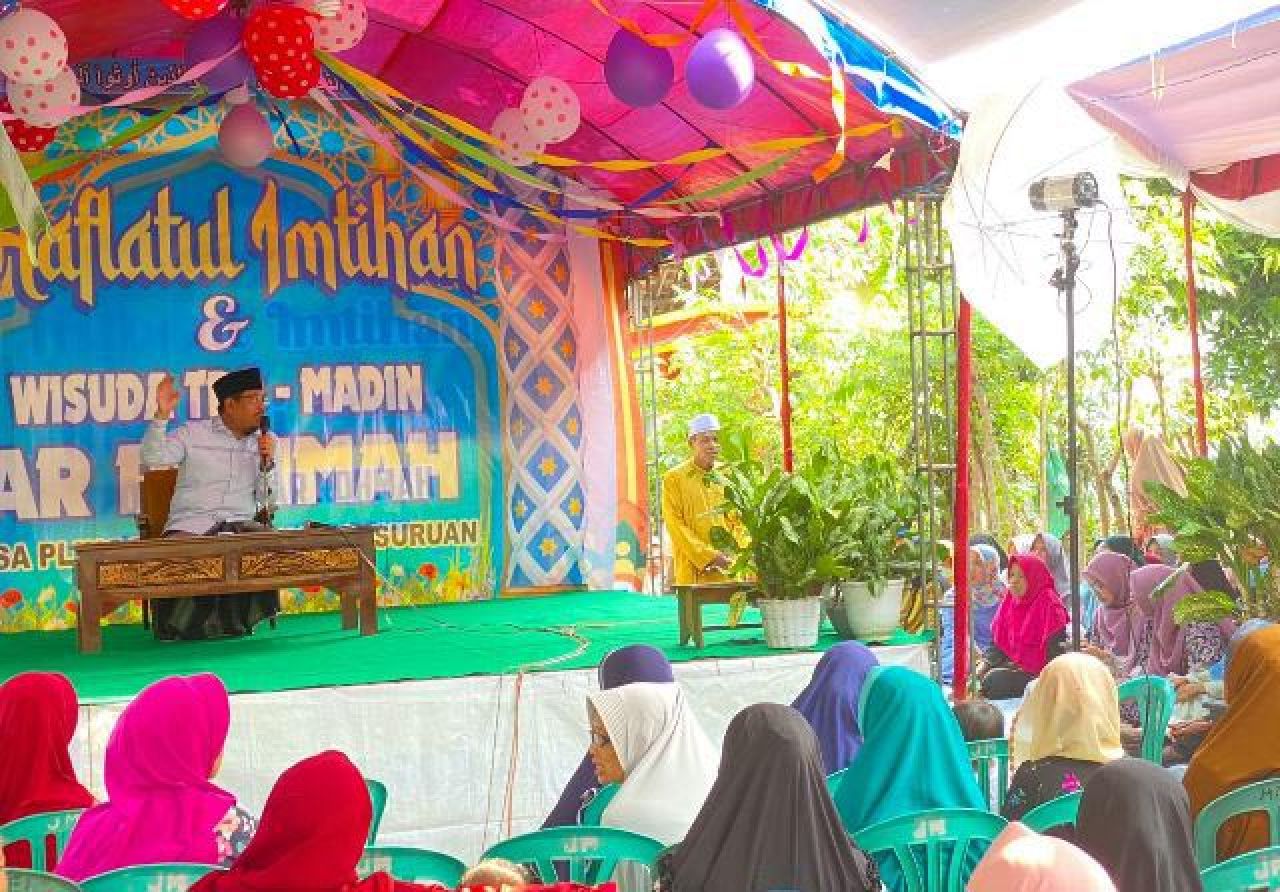 Usai Daftarkan Bacaleg Gerindra, Anwar Sadad Singsingkan Lengan Baju Temui Warga Pelosok Desa